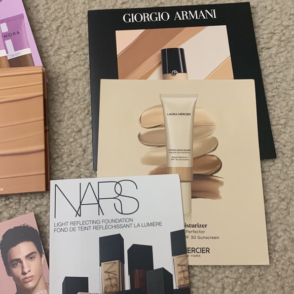 11 Foundation/Concealer samples - Picture 2 of 5